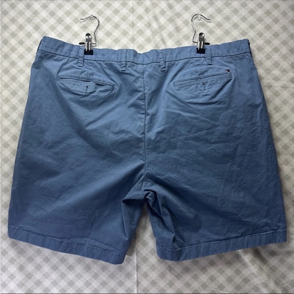 Tommy Hilfiger Shorts Mens 42 Blue Flat Front Classic Preppy Stretch 9" Inseam - Picture 2 of 6
